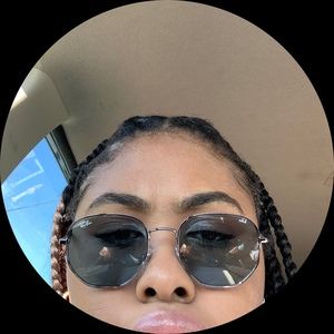 Meet your Posher, Cierra